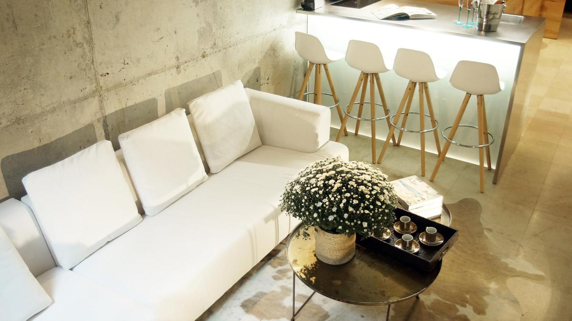 Apartment My Space Emirates - Fully Equipped Near The With Shared Pool Barcelona